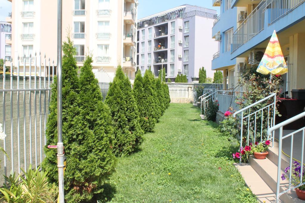 Aqua Blue Apartments Napospart Kültér fotó