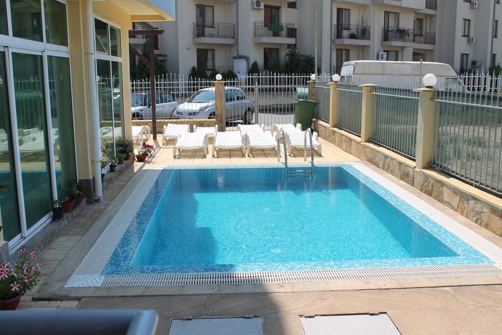 Aqua Blue Apartments Napospart Kültér fotó